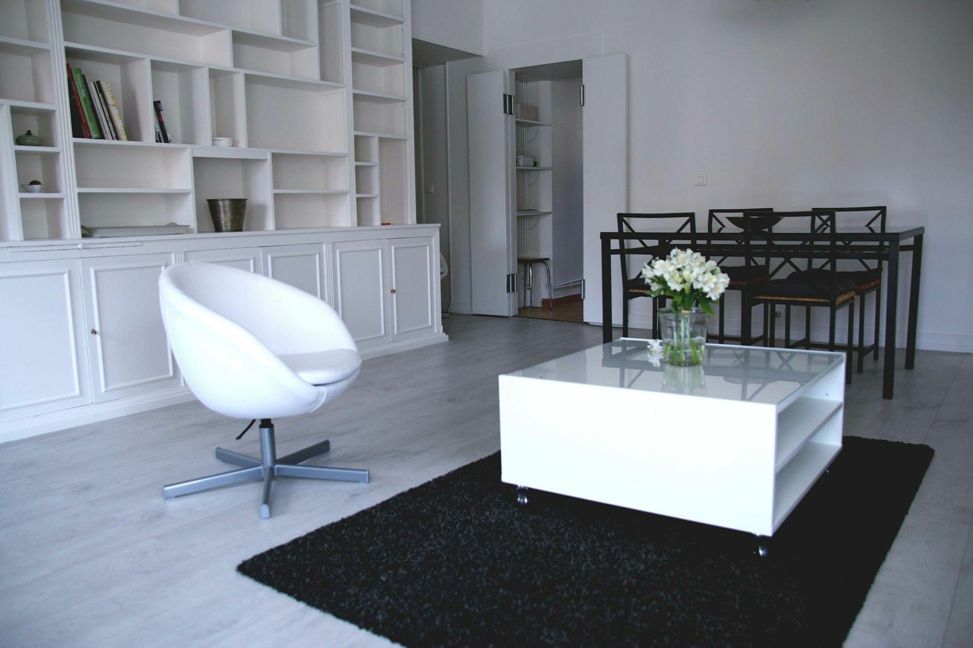 פריז Rue De Ponthieu Central Furnished Apartment מראה חיצוני תמונה